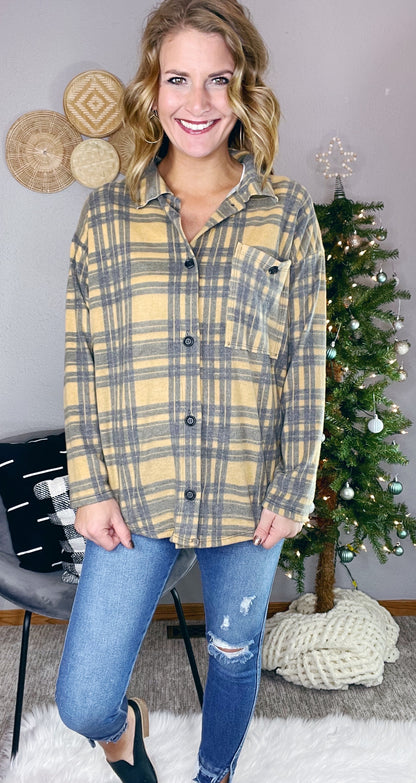 PLAID OVERSIZED BUTTON UP SHIRT
