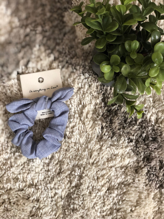 CHAMBRAY SCRUNCHIES