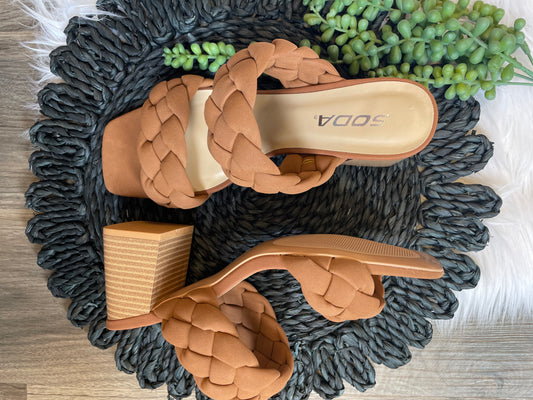 BLOCK HEEL BRAIDED SANDAL