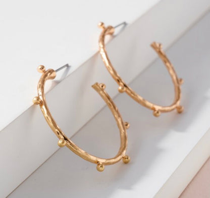 METAL HOOP BEAD DETAIL EARRING