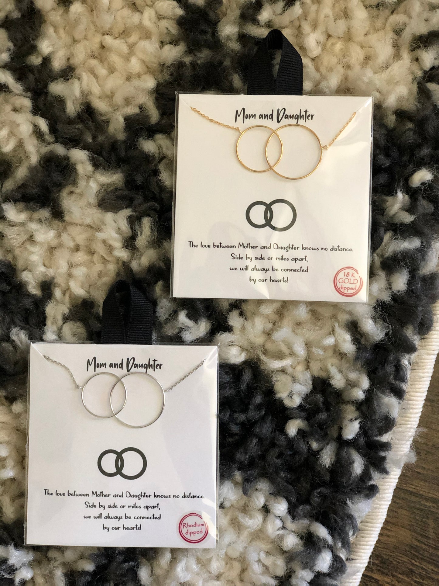 CIRCLE MOM/DAUGHTER NECKLACE