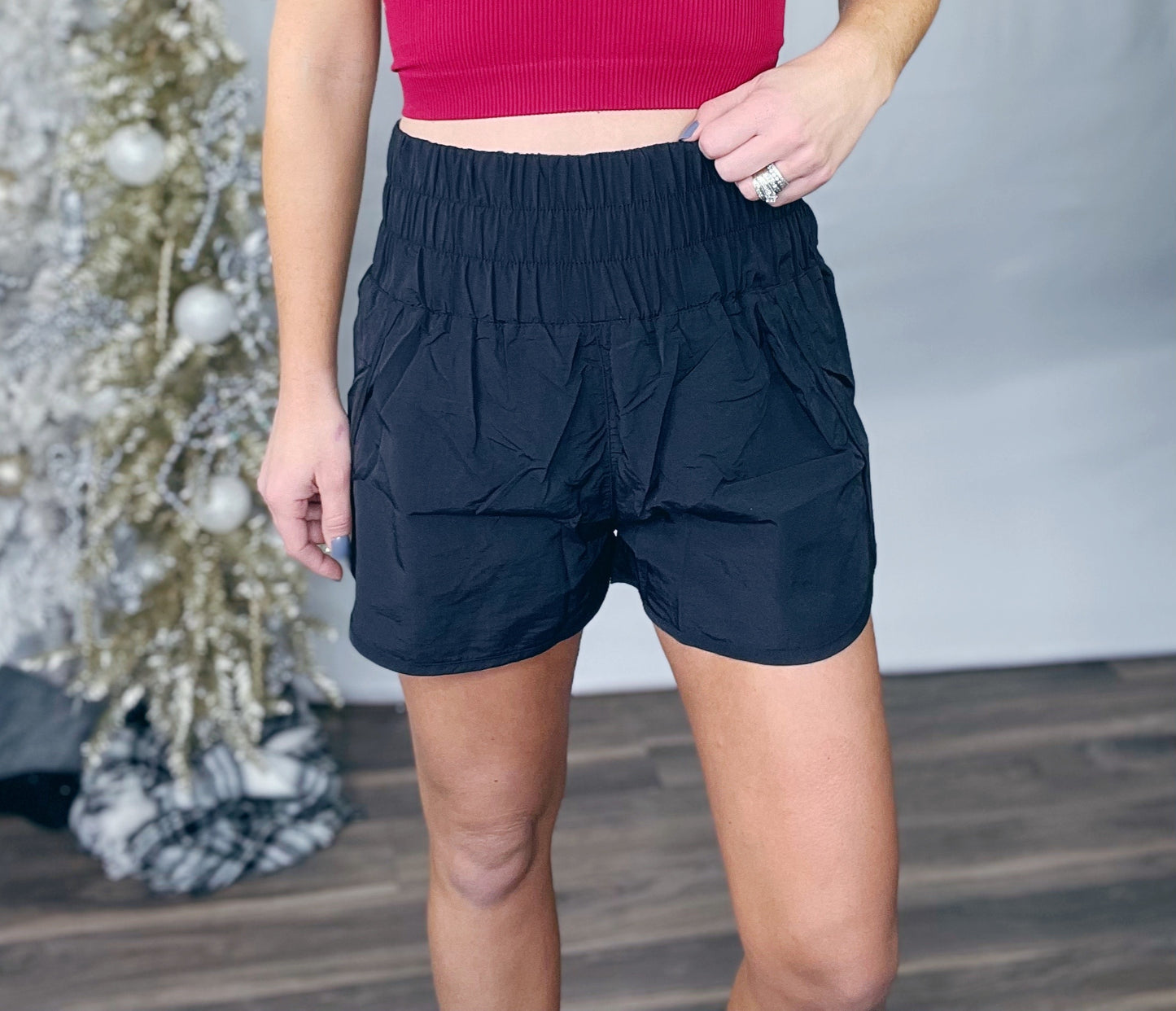 BF {22} WINDBREAKER SMOCKED WAIST RUNNING SHORT