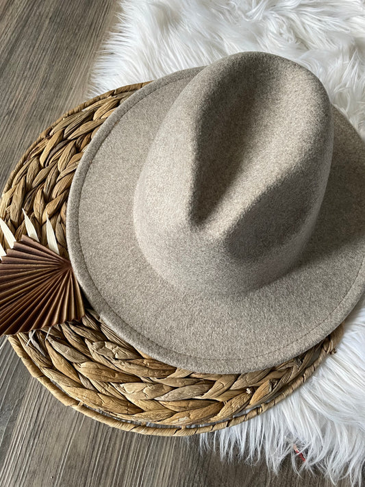 TAUPE WOOL FALL HAT