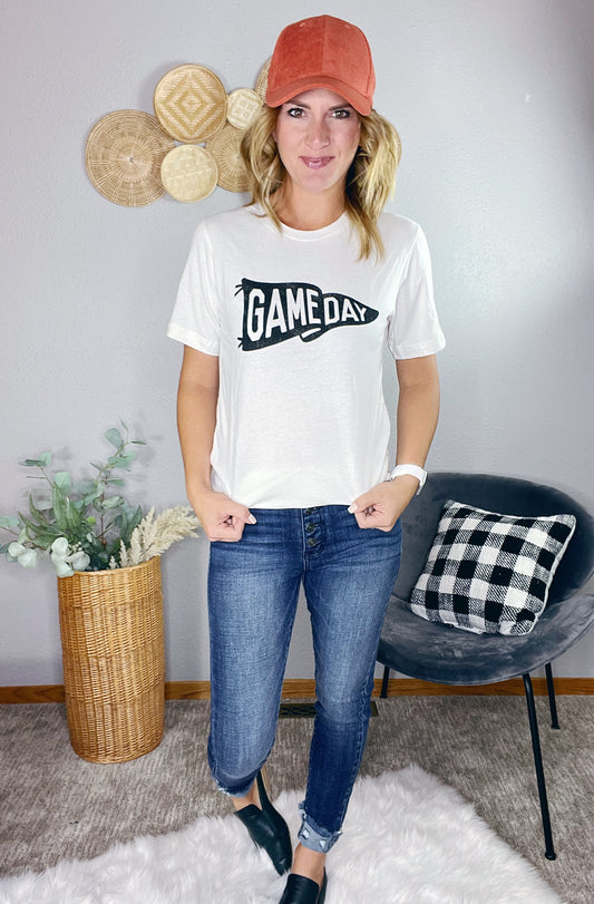 GAMEDAY GRAPHIC TEE