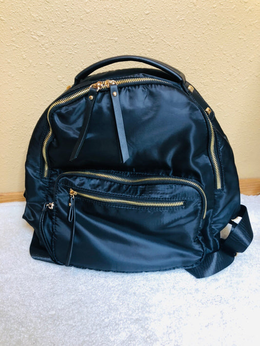 BLACK BACKPACK