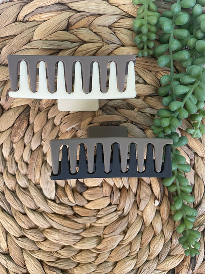 LARGER BLOCKED CLAW CLIP