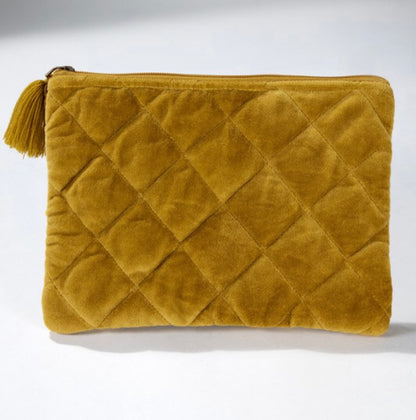 VELVET QUILTED POUCH