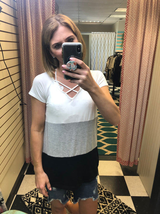 BLACK AND WHITE COLOR BLOCK