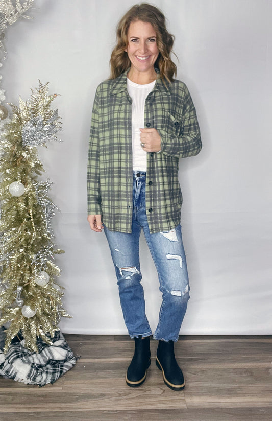 SOFT BUTTON FRONT GREEN PLAID