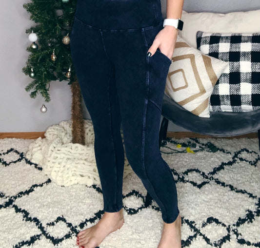 BLUE MINERAL WASHED FULL LENGTH LEGGING W/ POCKET