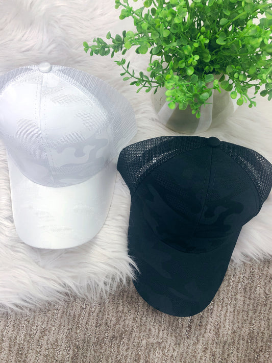 CAMO PONY TAIL HAT