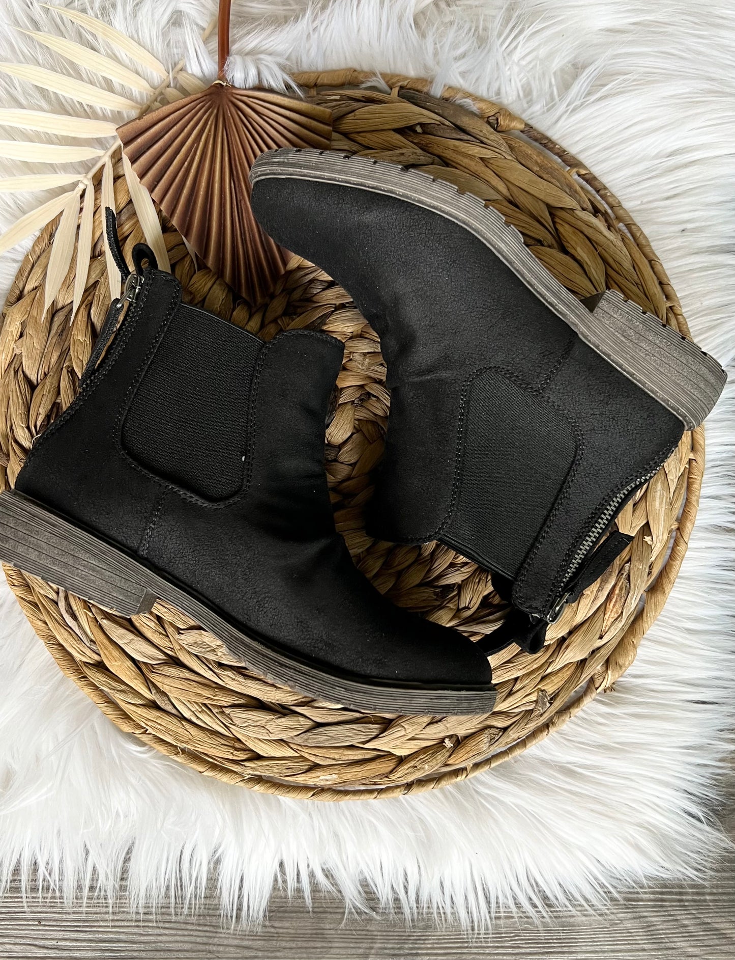 BLACK VIENNA VERY G ZIPPER BOOTIE