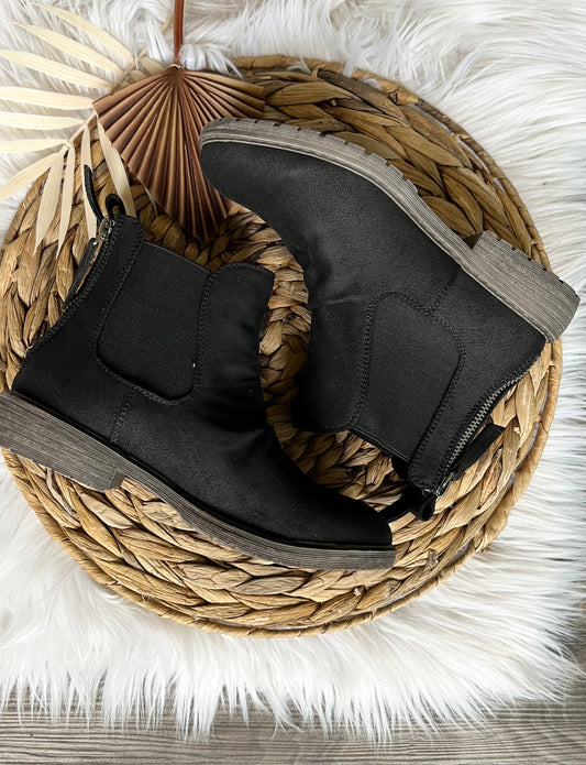 BLACK VIENNA VERY G ZIPPER BOOTIE