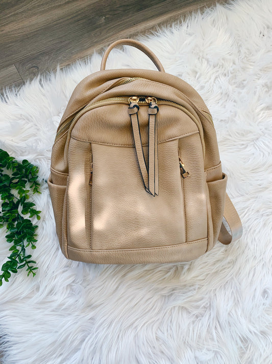 FASHION BACKPACK W/ GOLD ACCENTS