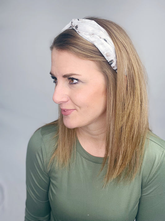 CREAM GREY TIE DYE TWIST HEADBAND