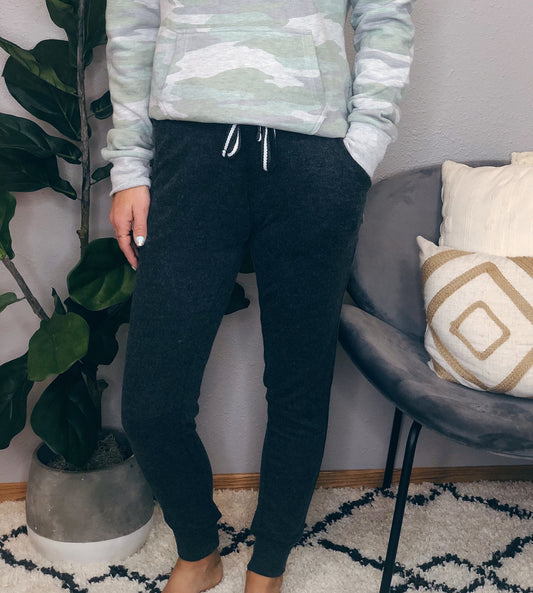GREY JOGGER