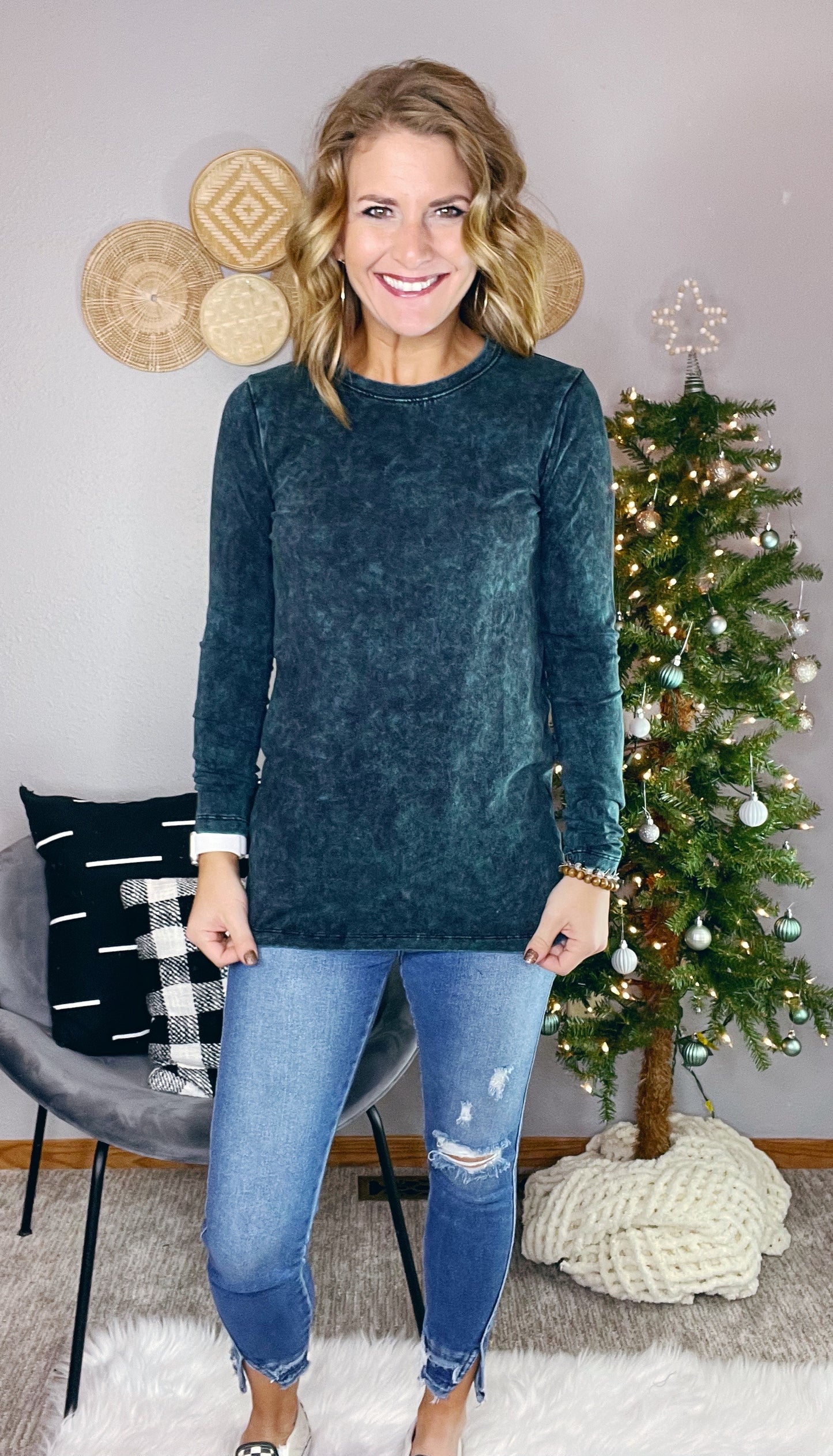 {BF} ROUND NECK MINERAL WASH LONG SLEEVE