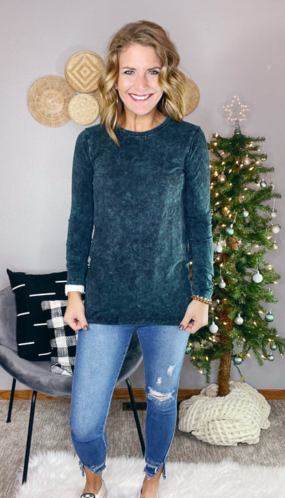 {BF} ROUND NECK MINERAL WASH LONG SLEEVE