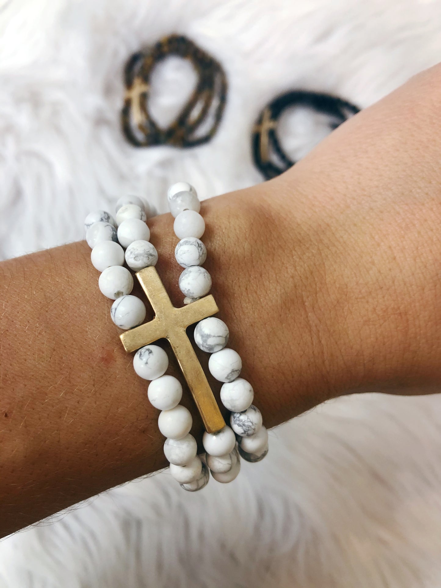 STONE BEAD W/ METAL CROSS BRACELET