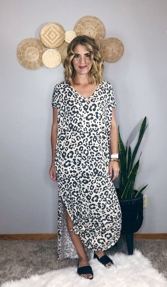 OVERSIZED LEOPARD MAXI DRESS