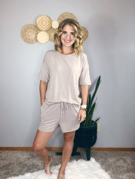 SOLID TOP AND SHORTS SET