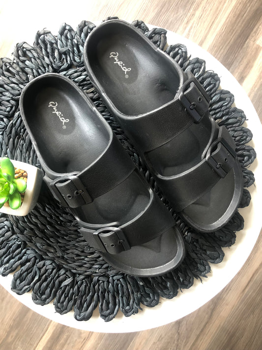 BLACK PLASTIC SANDAL