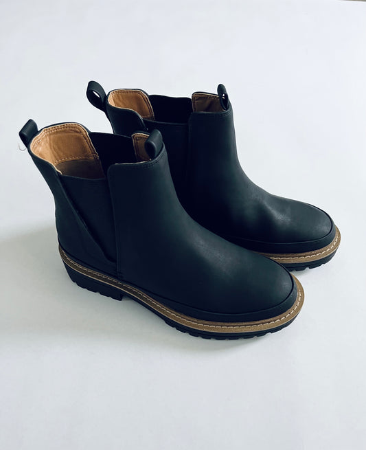 VALENTINA BLACK BOOT