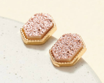 HEXAGON DRUZY STRONE STUD EARRING