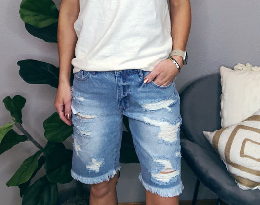 DISTRESSED BERMUDA KANCAN