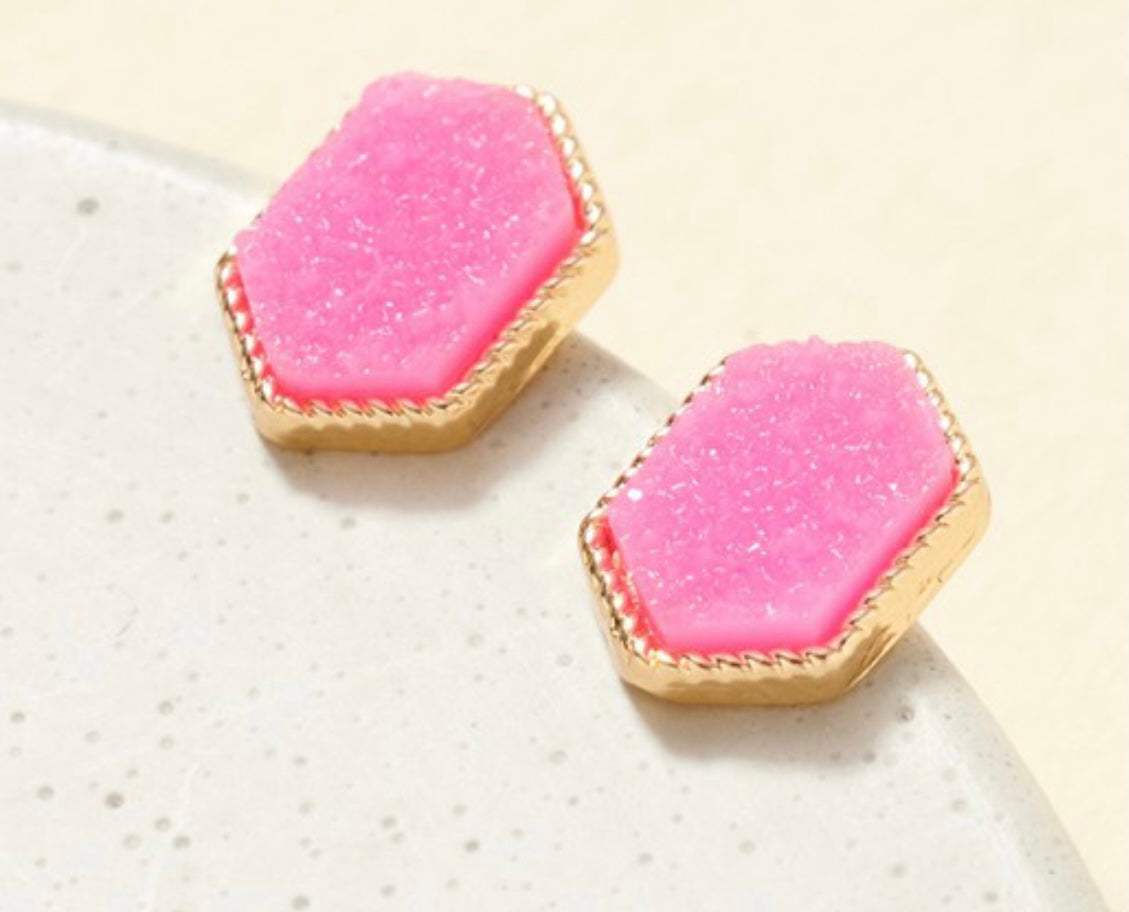 HEXAGON DRUZY STRONE STUD EARRING