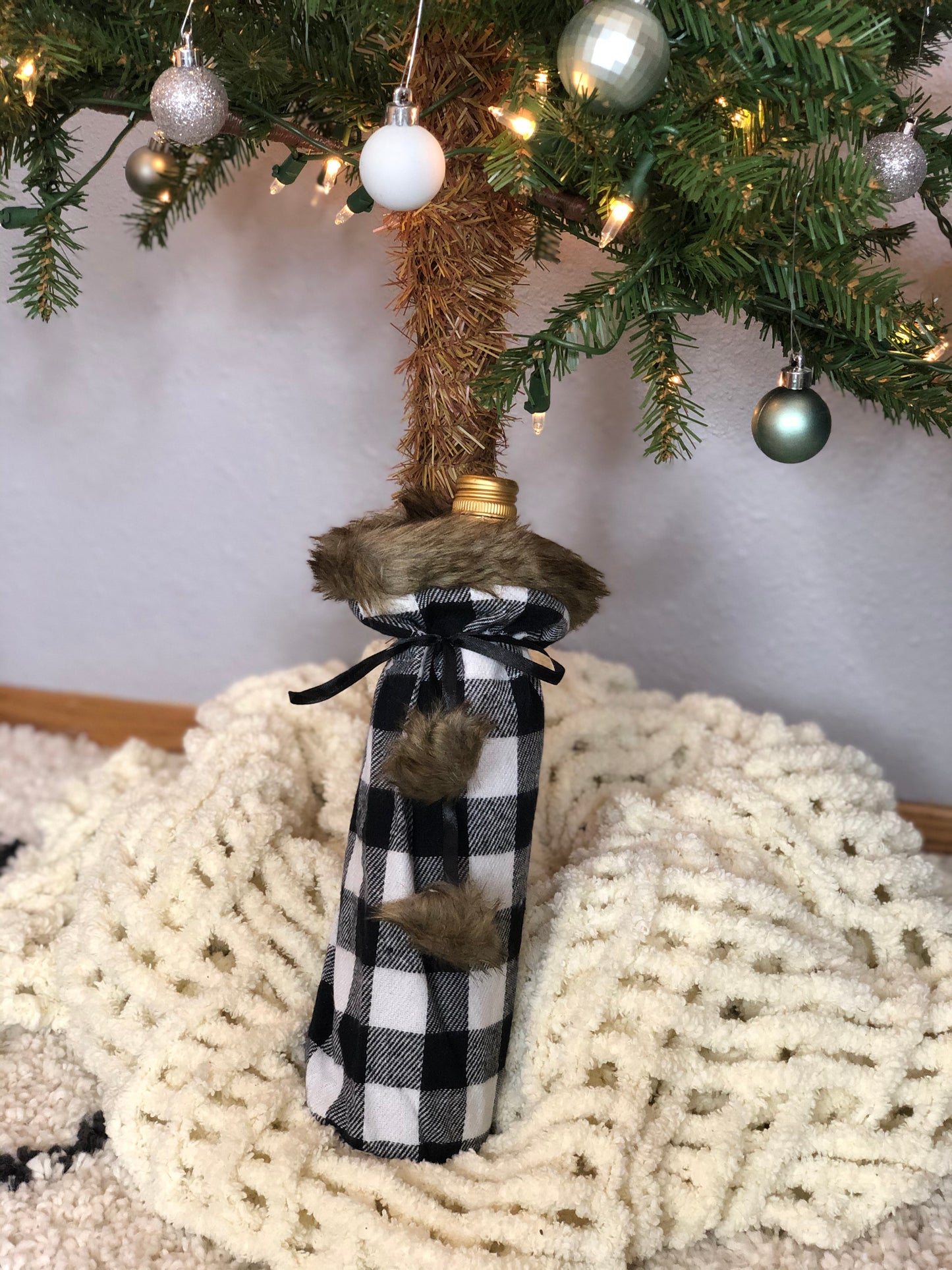 PLAID WINE BOTTLE COVER