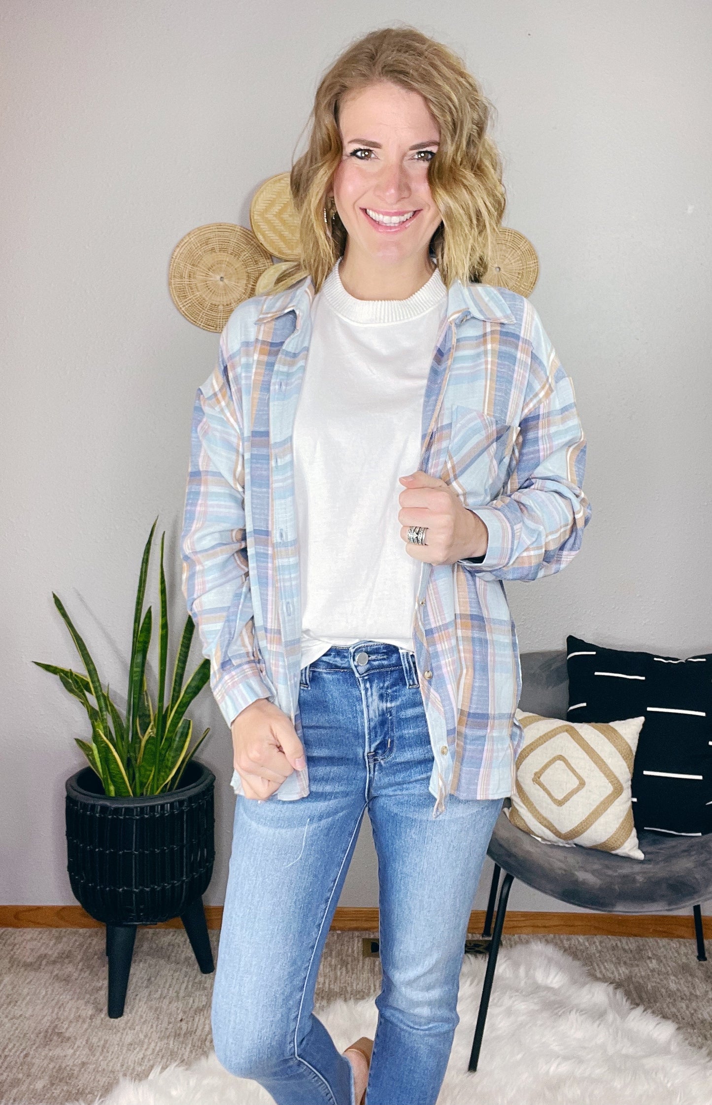 LIGHT PLAID BUTTON DOWN