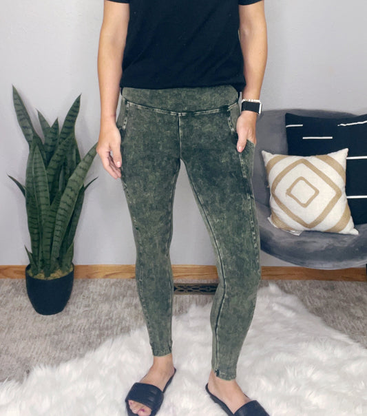 ACID WASH LEGGING W/ POCKET