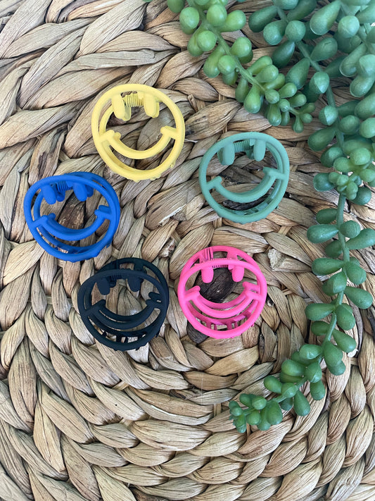 SMILEY FACE CLIP
