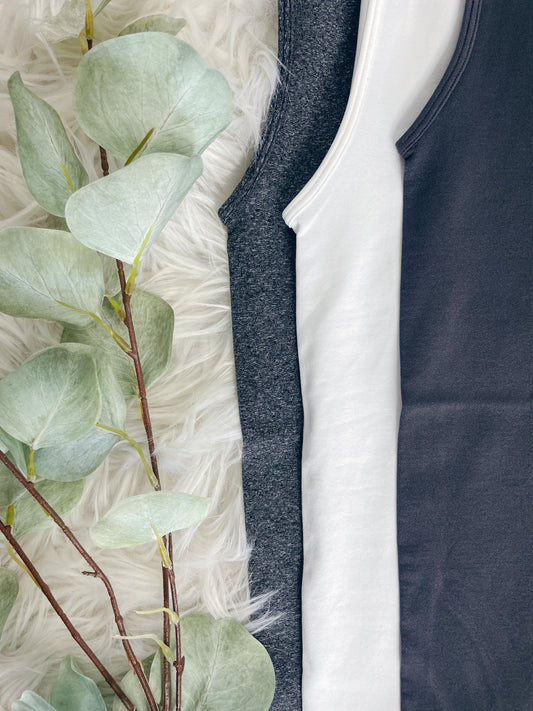 V-NECK SEAMLESS TANK TOP