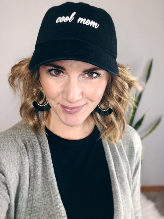 BLACK COOL MOM EMBROIDERED HAT