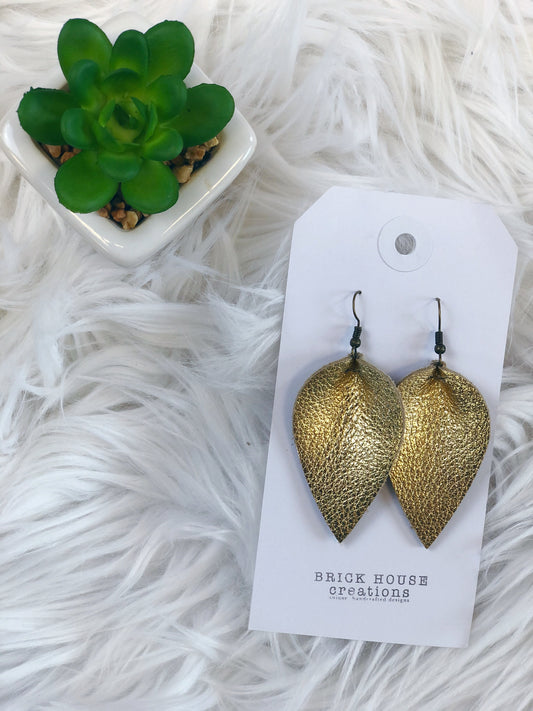 GOLD LEATHER EARRING (1)