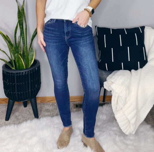 HIGH RISE RAW HEM SKINNY VERVET JEAN