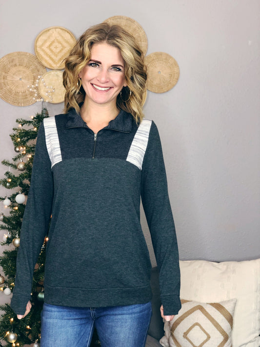 HALF ZIP COLOR BLOCK SWEATER