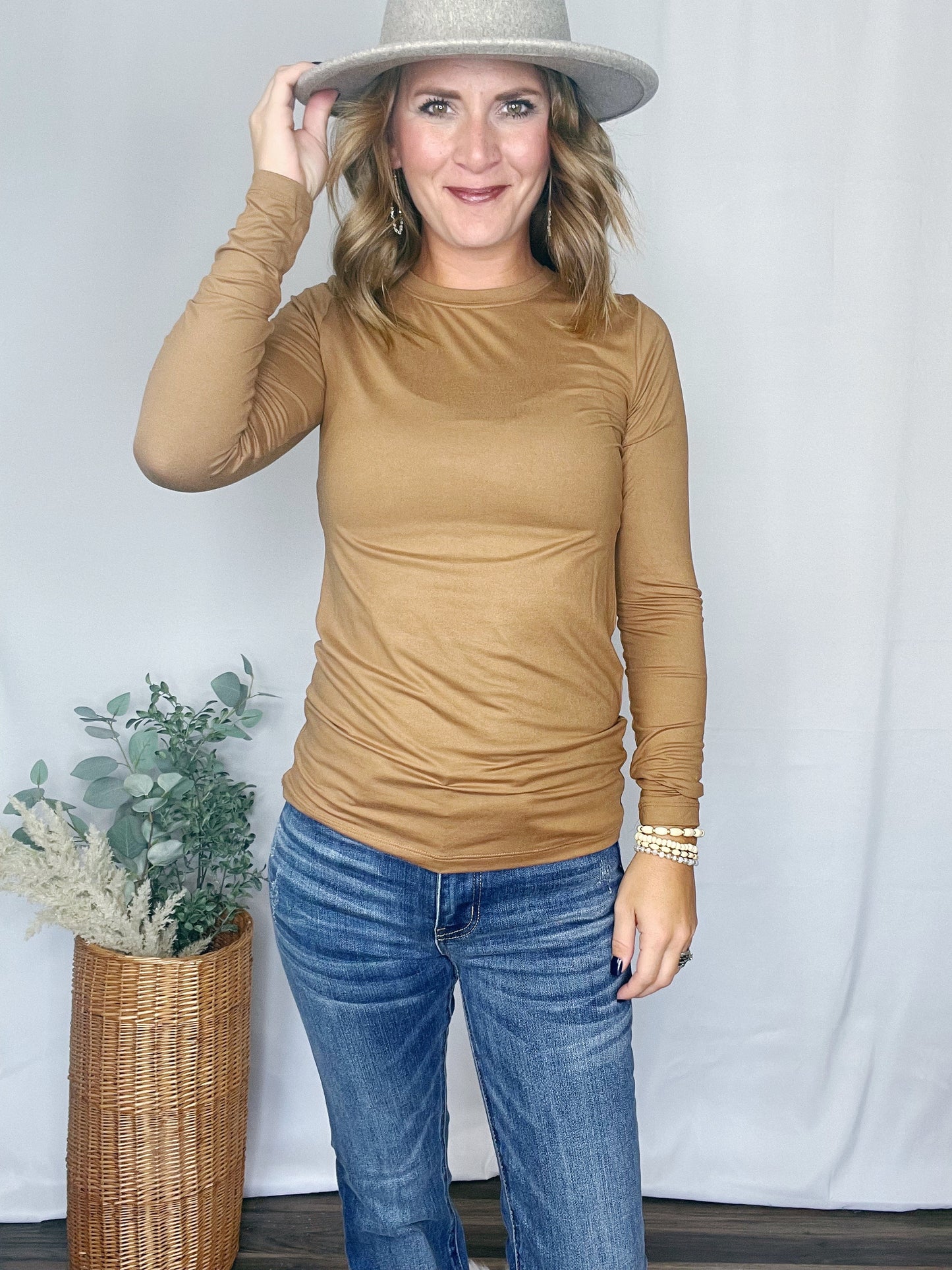 BUTTER LONG SLEEVE ROUND NECK TEE