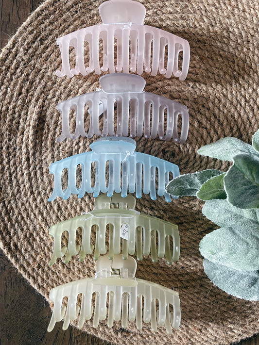 MATTE HAIR CLIP