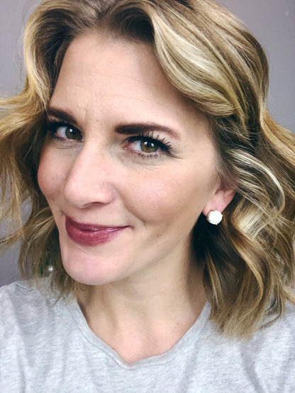 STONE STUD EARRING