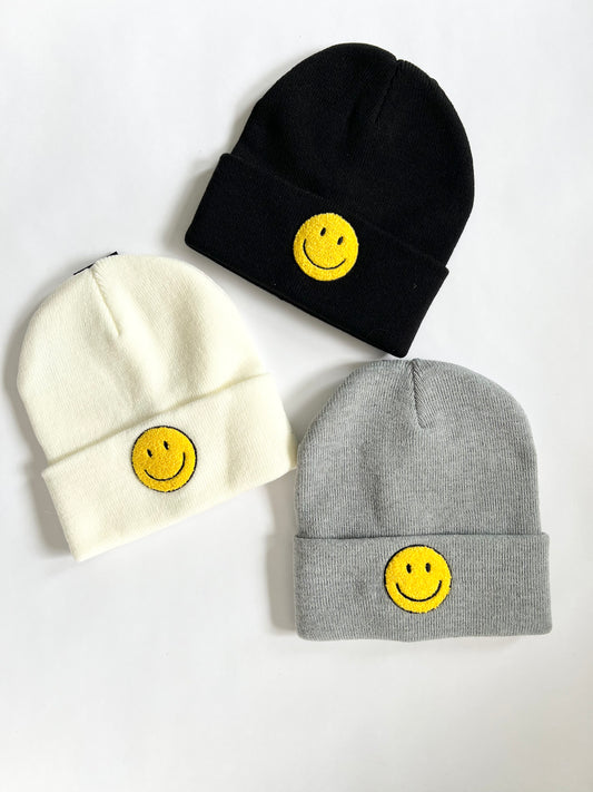 BF {22} SMILE HAPPY FACE PATCH KNIT BEANIE
