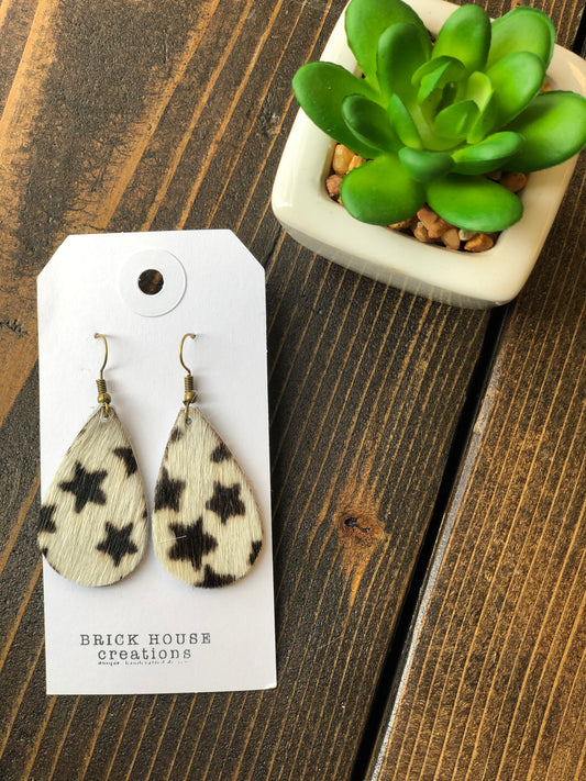 SMALL FUR STAR LEATHER EARRING