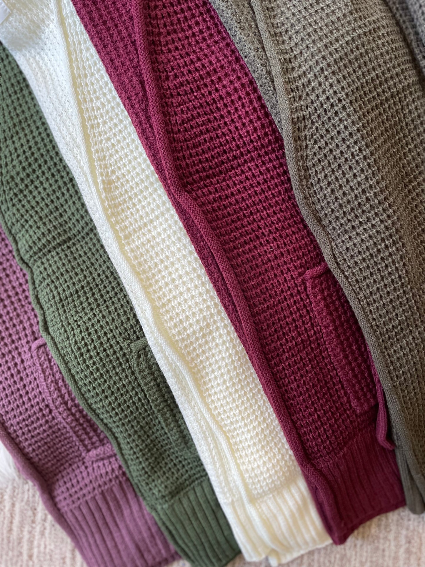 {BF}WAFFLE CARDIGAN W/ SPLIT SIDE