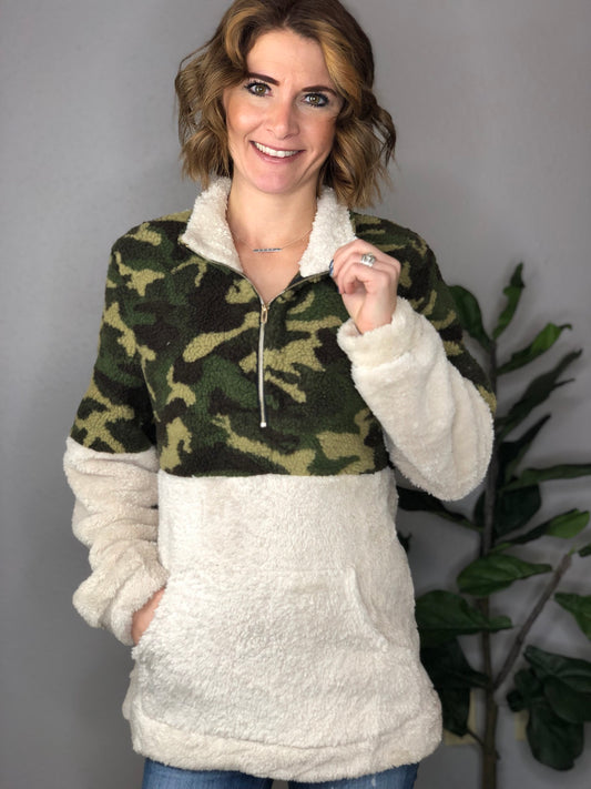 CAMO FLEECE PULL OVER