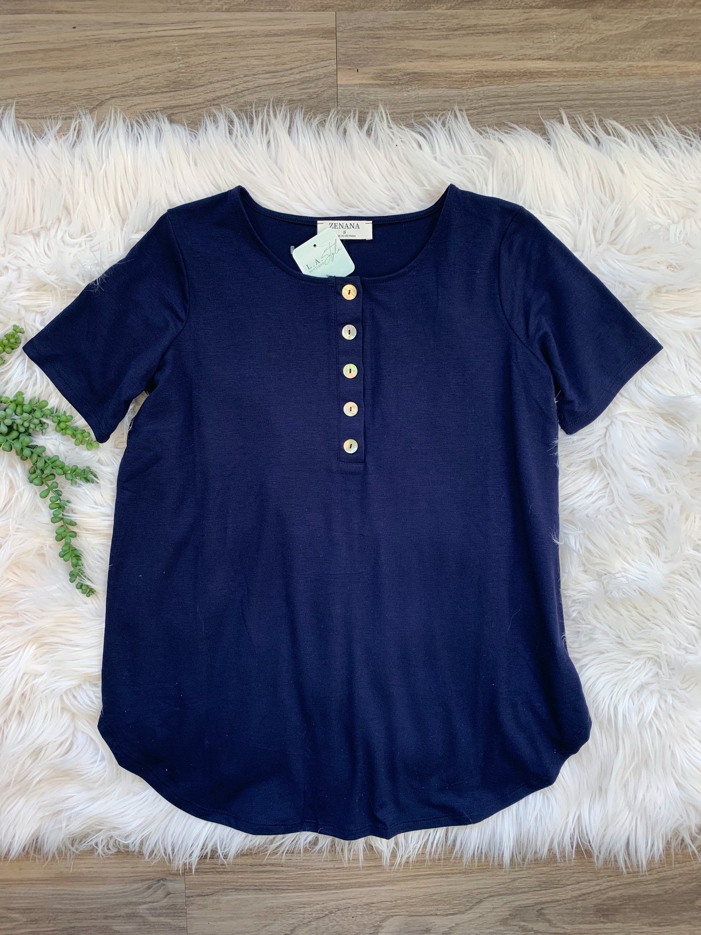 SHORT SLEEVE BASIC BUTTON FRONT TOP