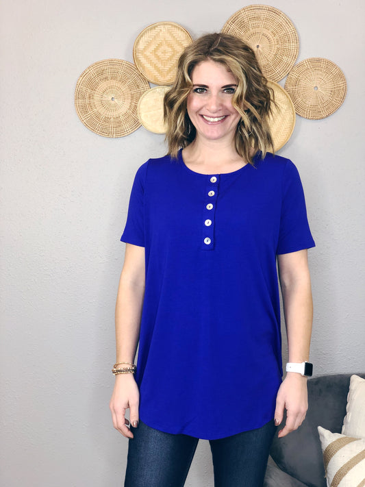 SHORT SLEEVE BASIC BUTTON FRONT TOP