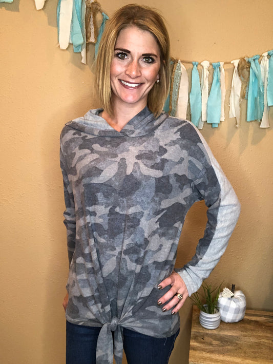 CAMO HOODIE W/ FRONT TIE