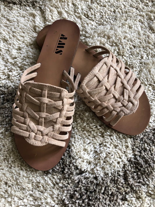 Weave sandals